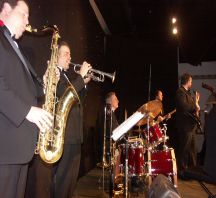 Images Take a Free Ride